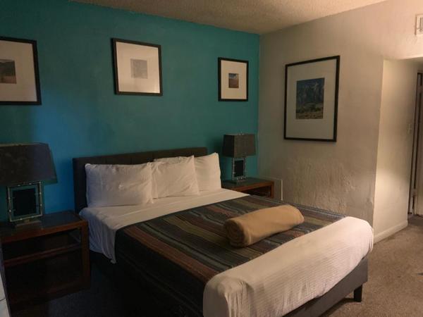 Standard Queen Photo 1